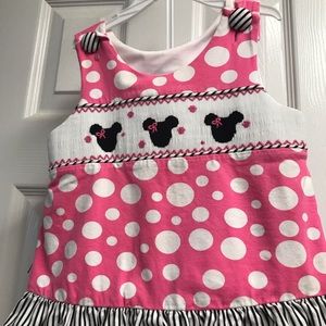 Minnie Mouse toddler outfit.